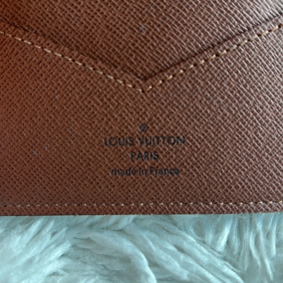 Louis Vuitton Authentic Monogram Canvas Passport Cover - Picture 5 of 7